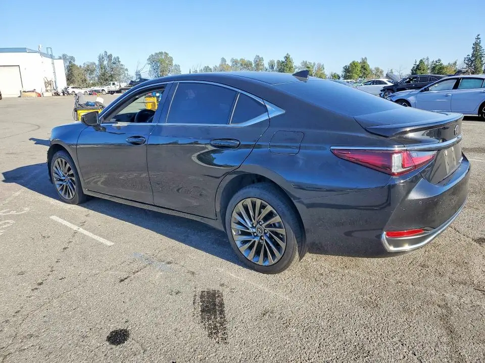 2025 LEXUS ES 300H BASE  