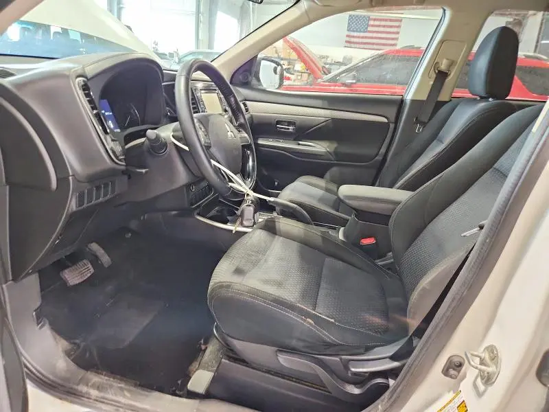 2017 MITSUBISHI OUTLANDER ES  