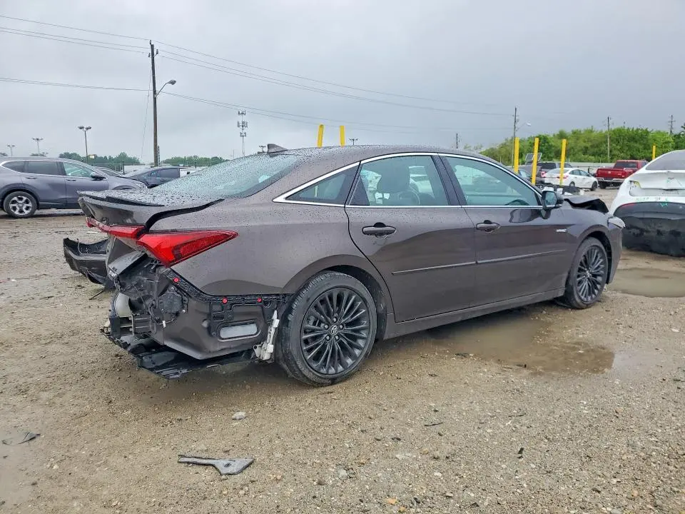 2020 TOYOTA AVALON XSE  