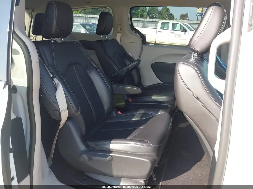 2023 CHRYSLER PACIFICA HYBRID TOURING L