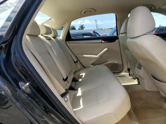 2015 VOLKSWAGEN PASSAT S  