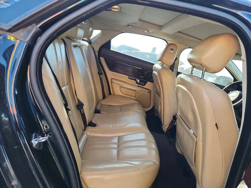2013 JAGUAR XJ   