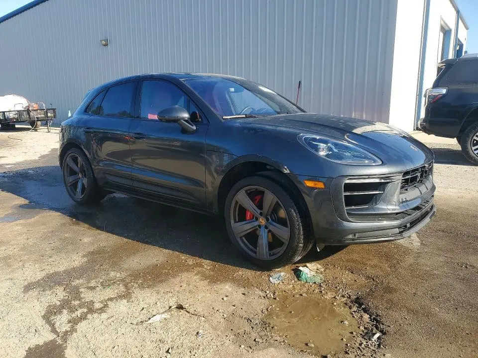 2026 PORSCHE MACAN S  
