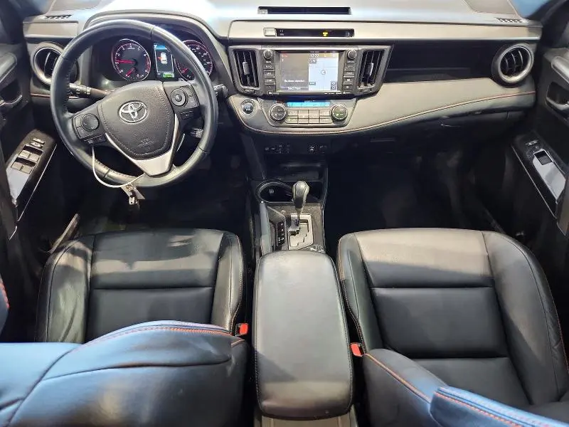 2016 TOYOTA RAV4 SE  