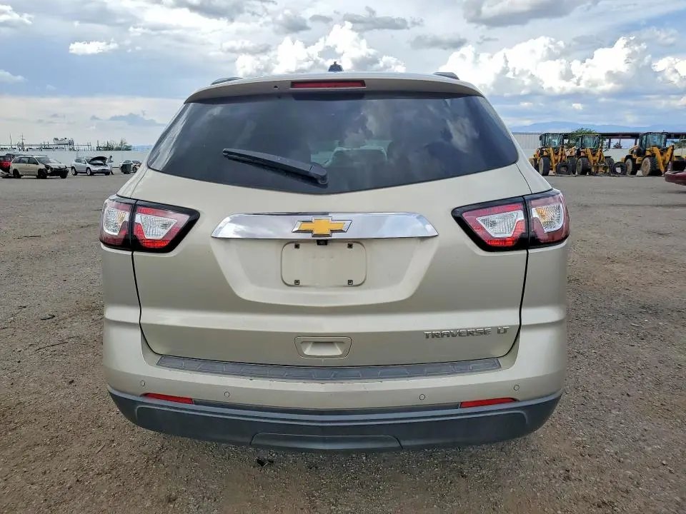 2016 CHEVROLET TRAVERSE LT  