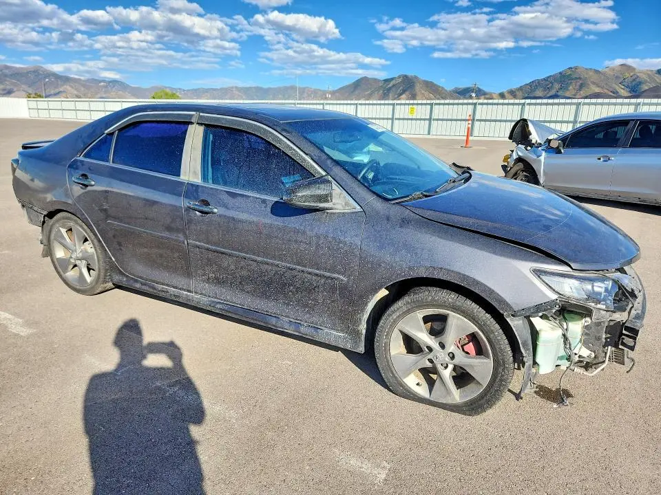 2012 TOYOTA CAMRY SE V6  