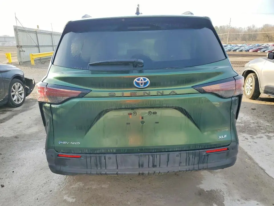 2025 TOYOTA SIENNA XLE 7-PASSENGER  