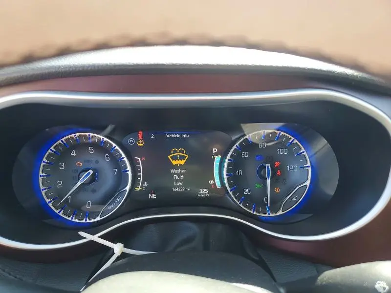 2017 CHRYSLER PACIFICA LIMITED  