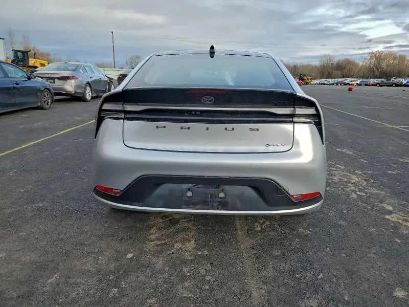 2025 TOYOTA PRIUS SE  