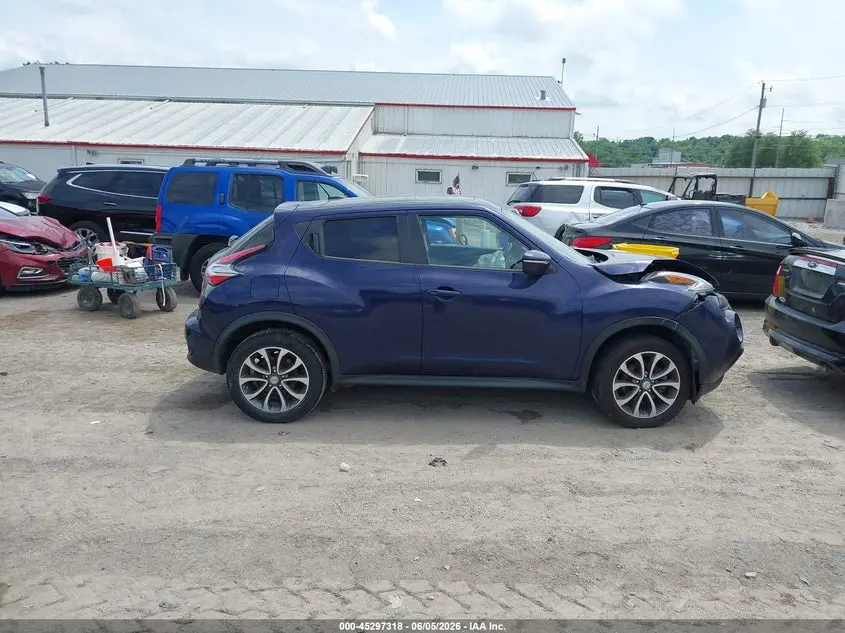 2017 NISSAN JUKE SV