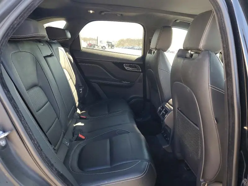 2019 JAGUAR F-PACE R - SPORT  