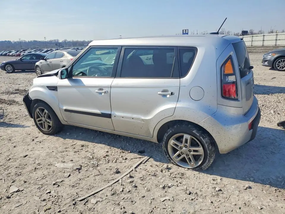 2011 KIA SOUL +  
