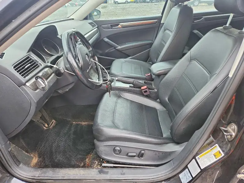 2017 VOLKSWAGEN PASSAT SE  