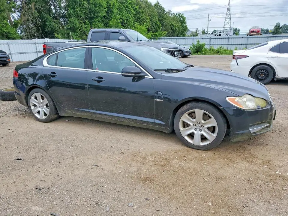 2011 JAGUAR XF   