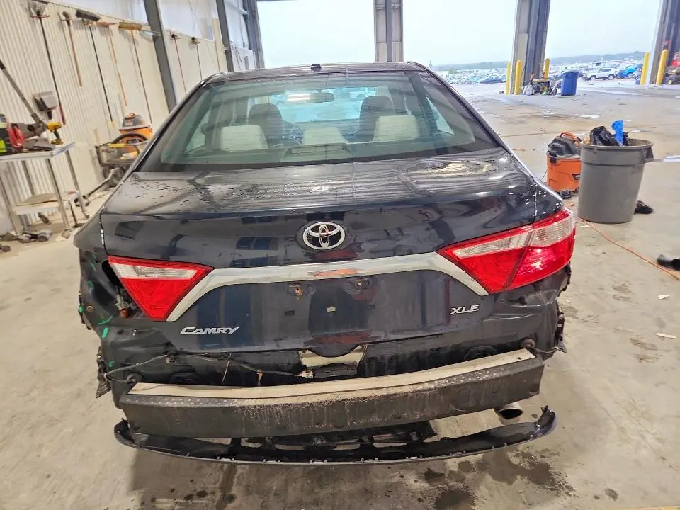 2017 TOYOTA CAMRY XLE  
