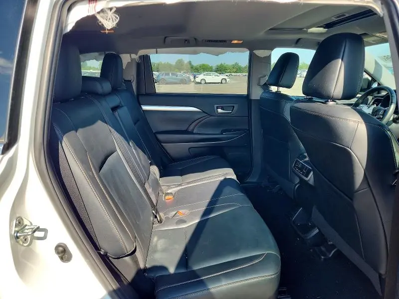 2019 TOYOTA HIGHLANDER XLE  