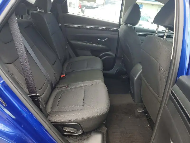 2022 HYUNDAI TUCSON SE  