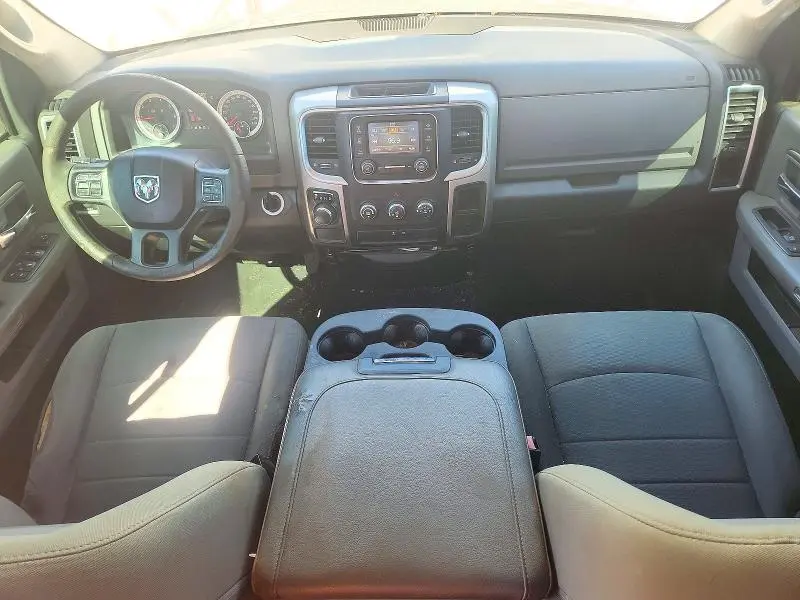 2017 RAM 1500 SLT  