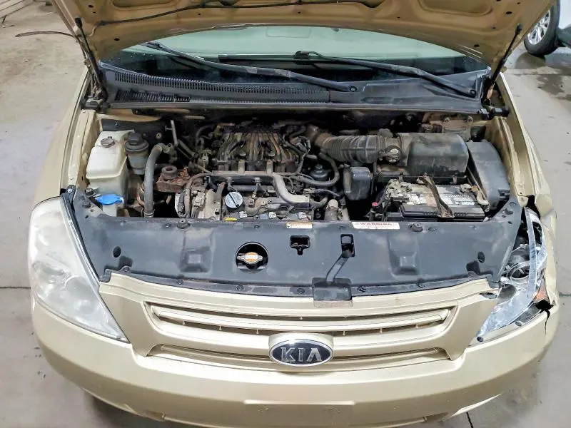 2010 KIA SEDONA BASE  