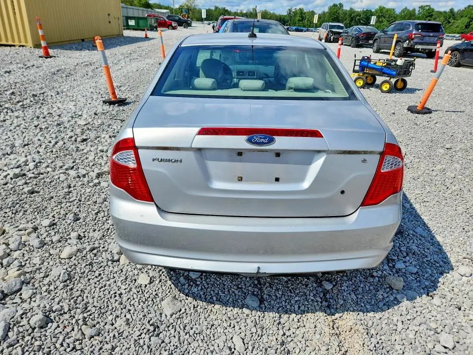 2010 FORD FUSION S  