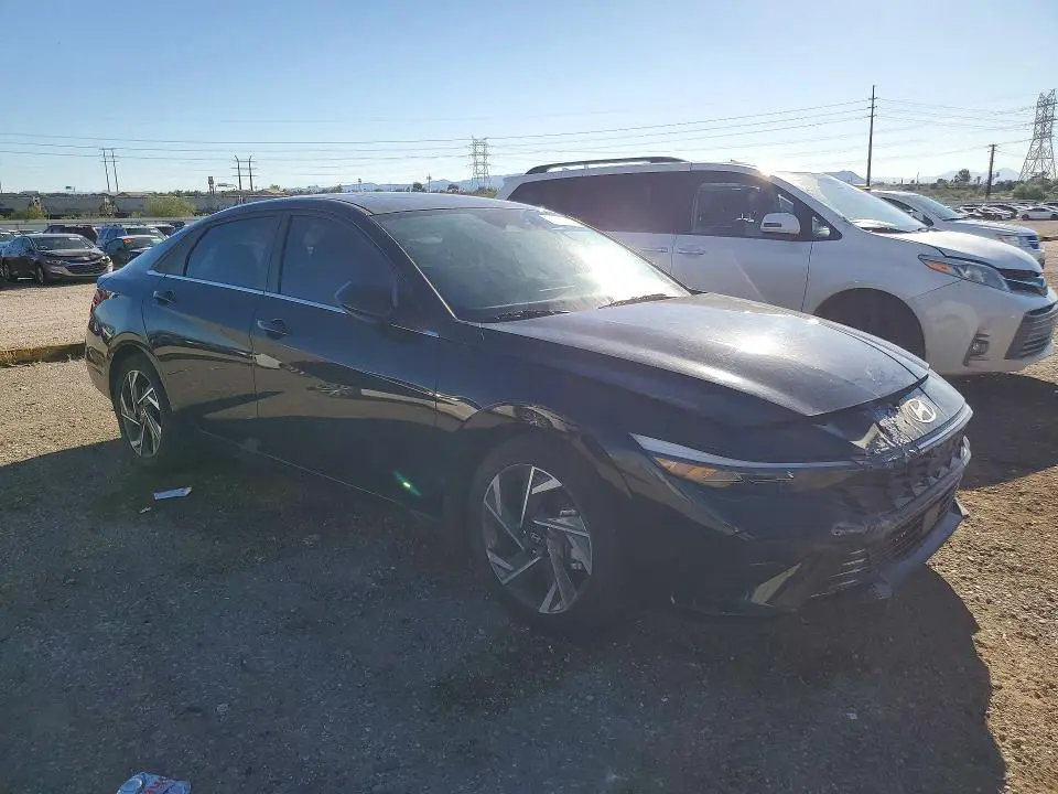 2024 HYUNDAI ELANTRA SEL  