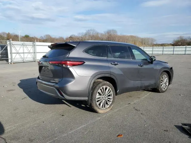 2022 TOYOTA HIGHLANDER PLATINUM  
