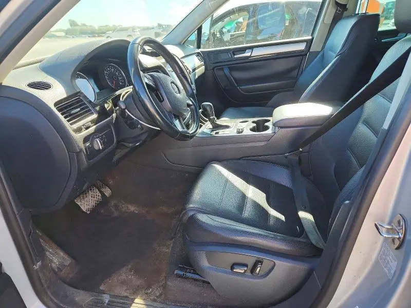 2014 VOLKSWAGEN TOUAREG V6  