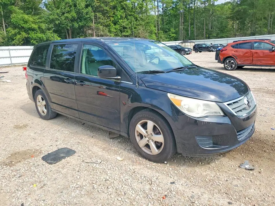 2010 VOLKSWAGEN ROUTAN SE  
