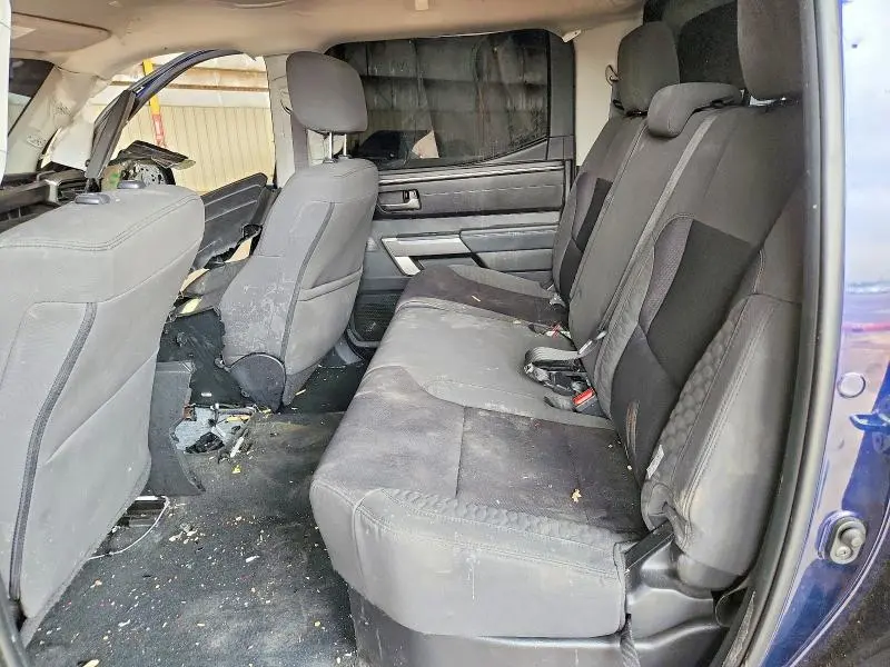 2022 TOYOTA TUNDRA SR5  
