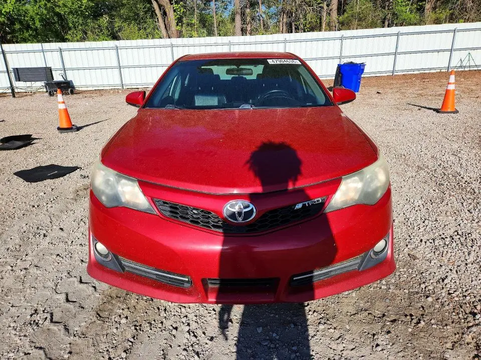 2014 TOYOTA CAMRY SE  
