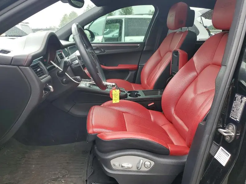 2018 PORSCHE MACAN GTS  