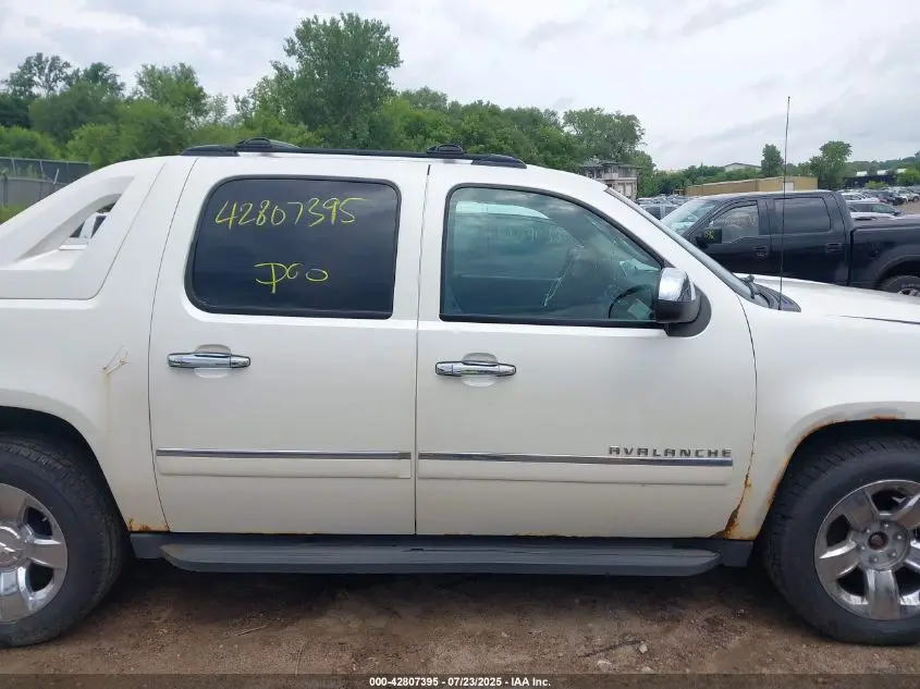 2011 CHEVROLET AVALANCHE 1500 LTZ