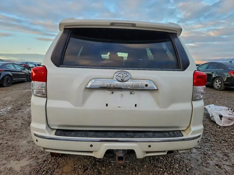 2013 TOYOTA 4RUNNER SR5  