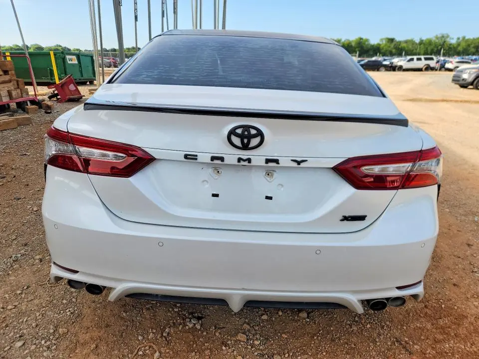 2018 TOYOTA CAMRY XSE  