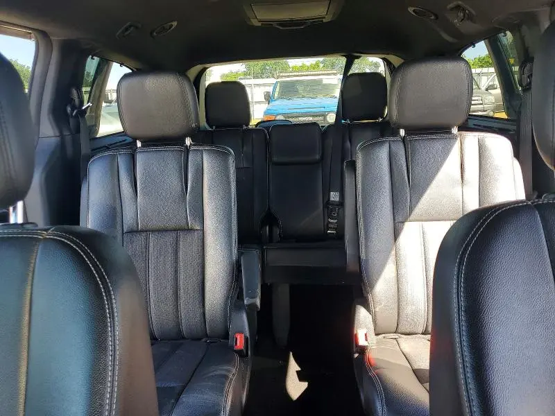 2015 CHRYSLER TOWN & CTY   