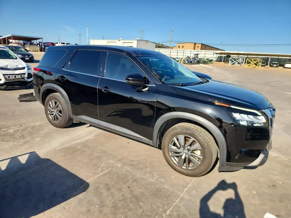 2022 NISSAN PATHFINDER S  
