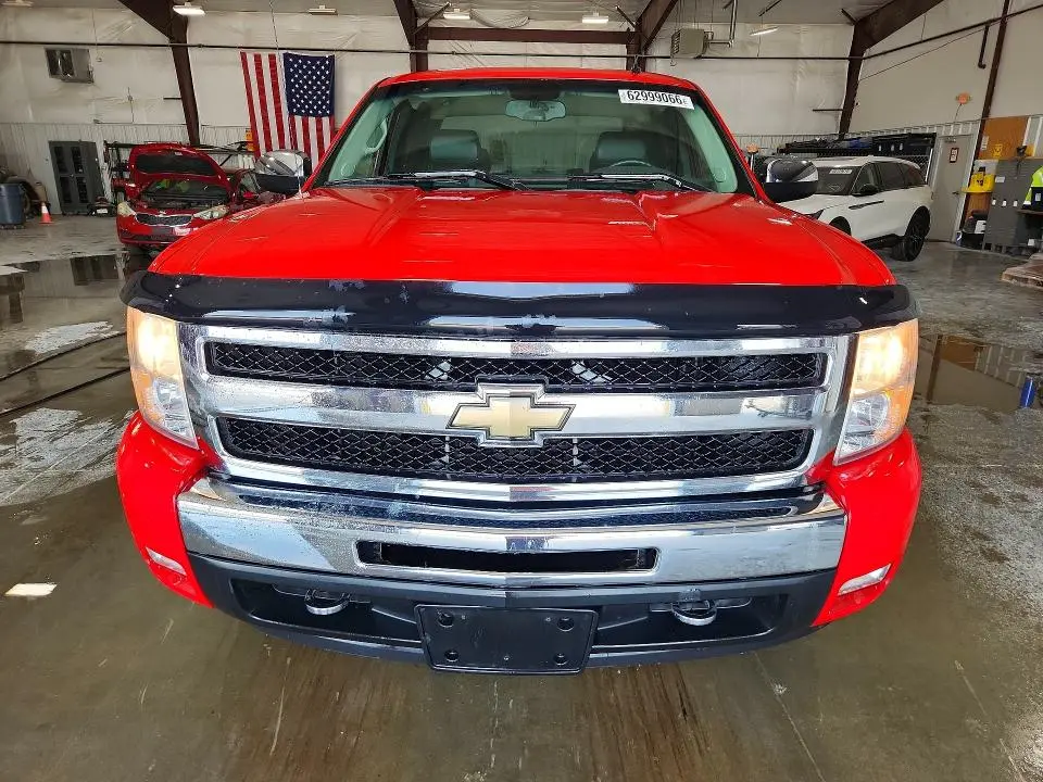 2011 CHEVROLET SILVERADO K1500 LT  