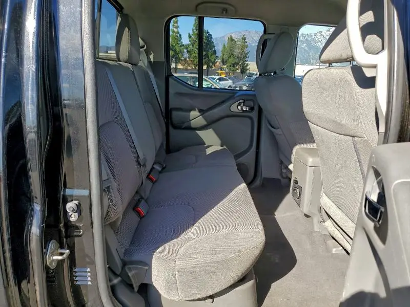 2019 NISSAN FRONTIER SV  