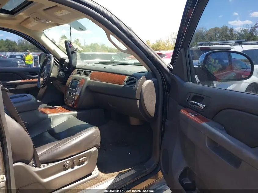 2010 CHEVROLET TAHOE LTZ