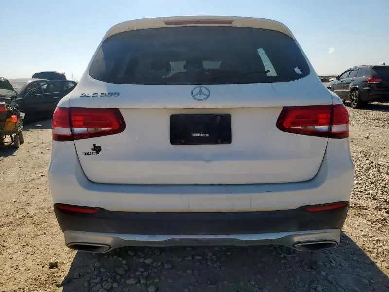 2017 MERCEDES-BENZ GLC 300