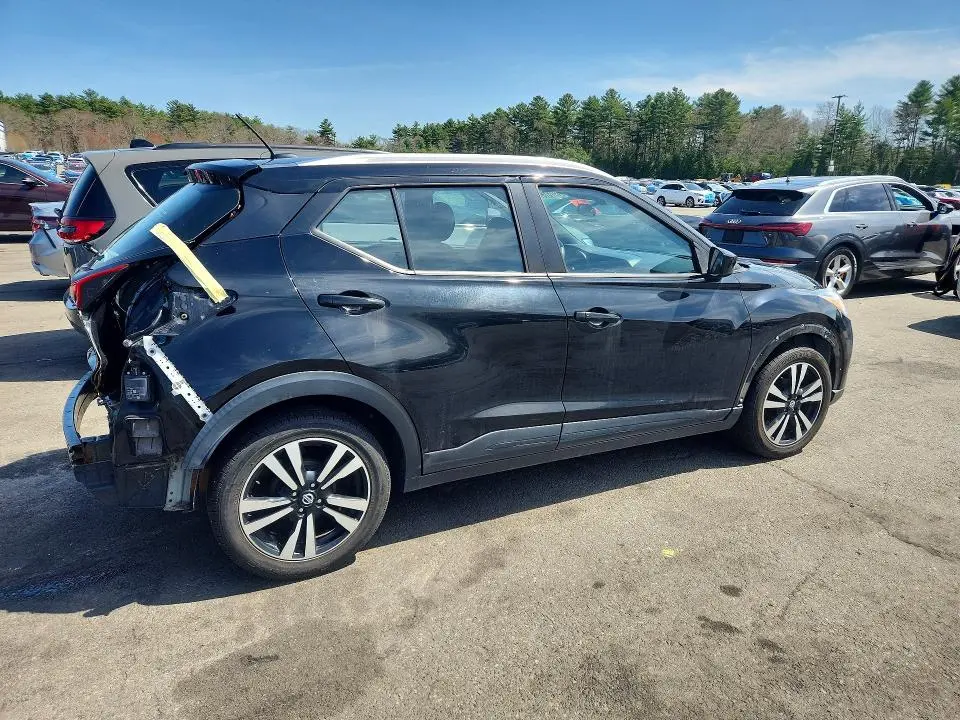 2020 NISSAN KICKS SV  