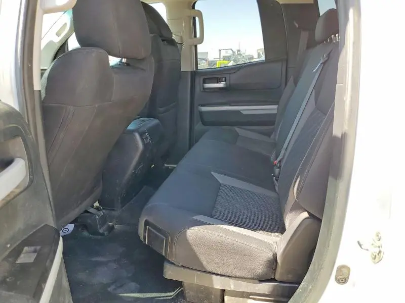 2017 TOYOTA TUNDRA SR5  