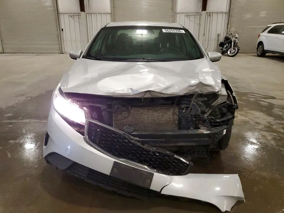 2017 KIA FORTE LX  