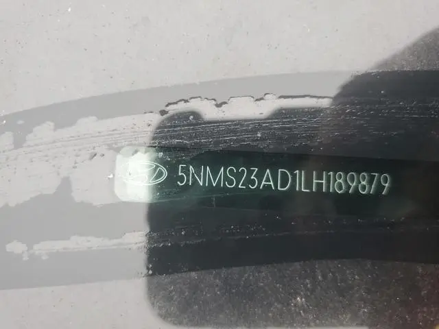 2020 HYUNDAI SANTA FE SE  