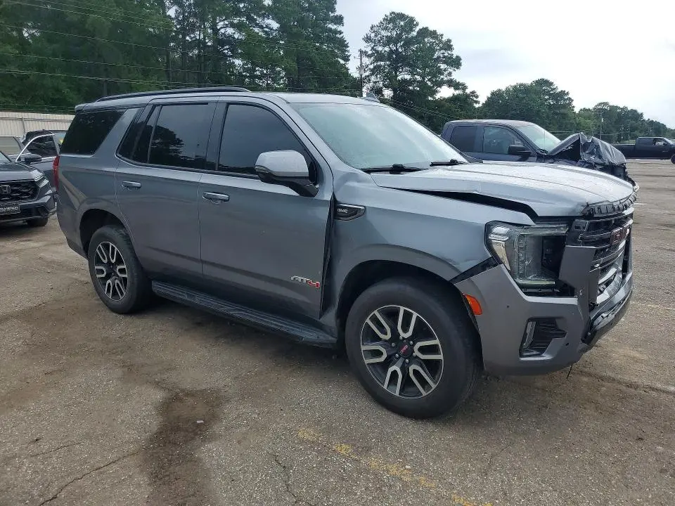 2021 GMC YUKON AT4  