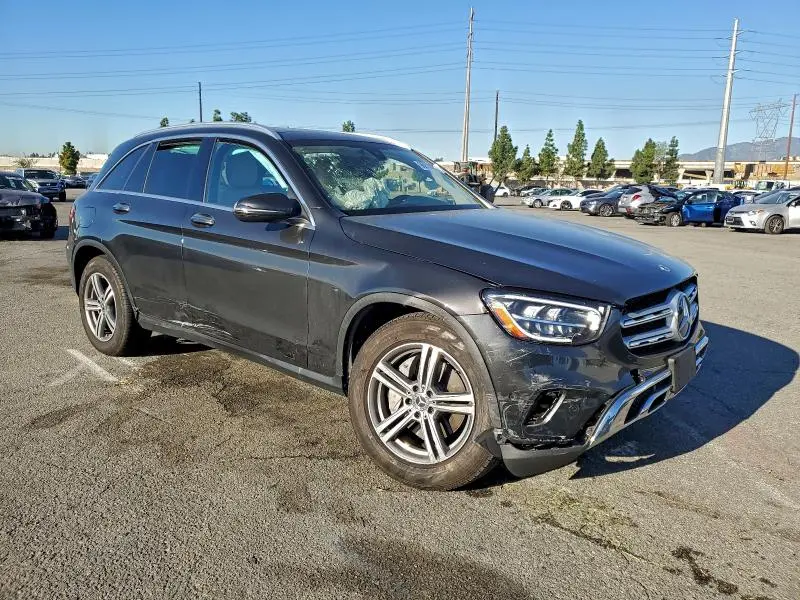 2021 MERCEDES-BENZ GLC 300  