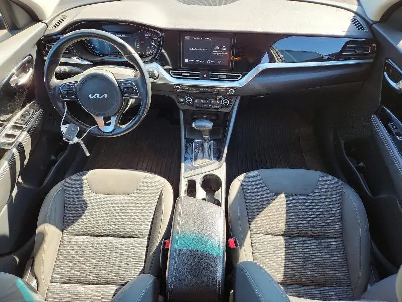 2022 KIA NIRO LXS  