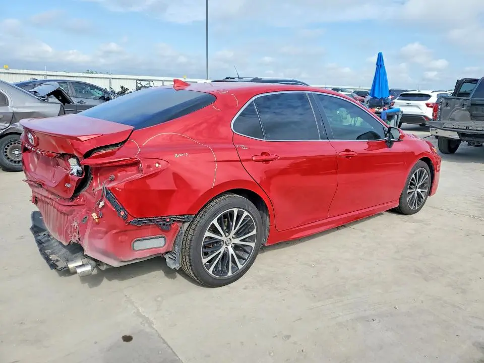 2019 TOYOTA CAMRY SE  