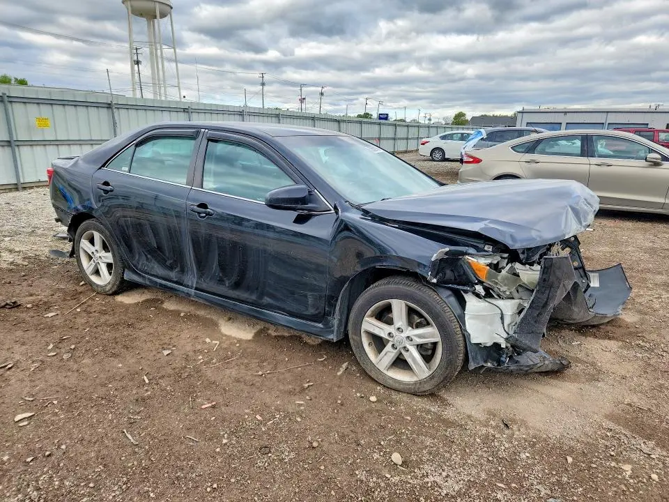2013 TOYOTA CAMRY SE  