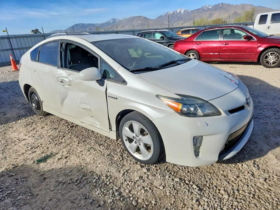 2013 TOYOTA PRIUS FIVE  